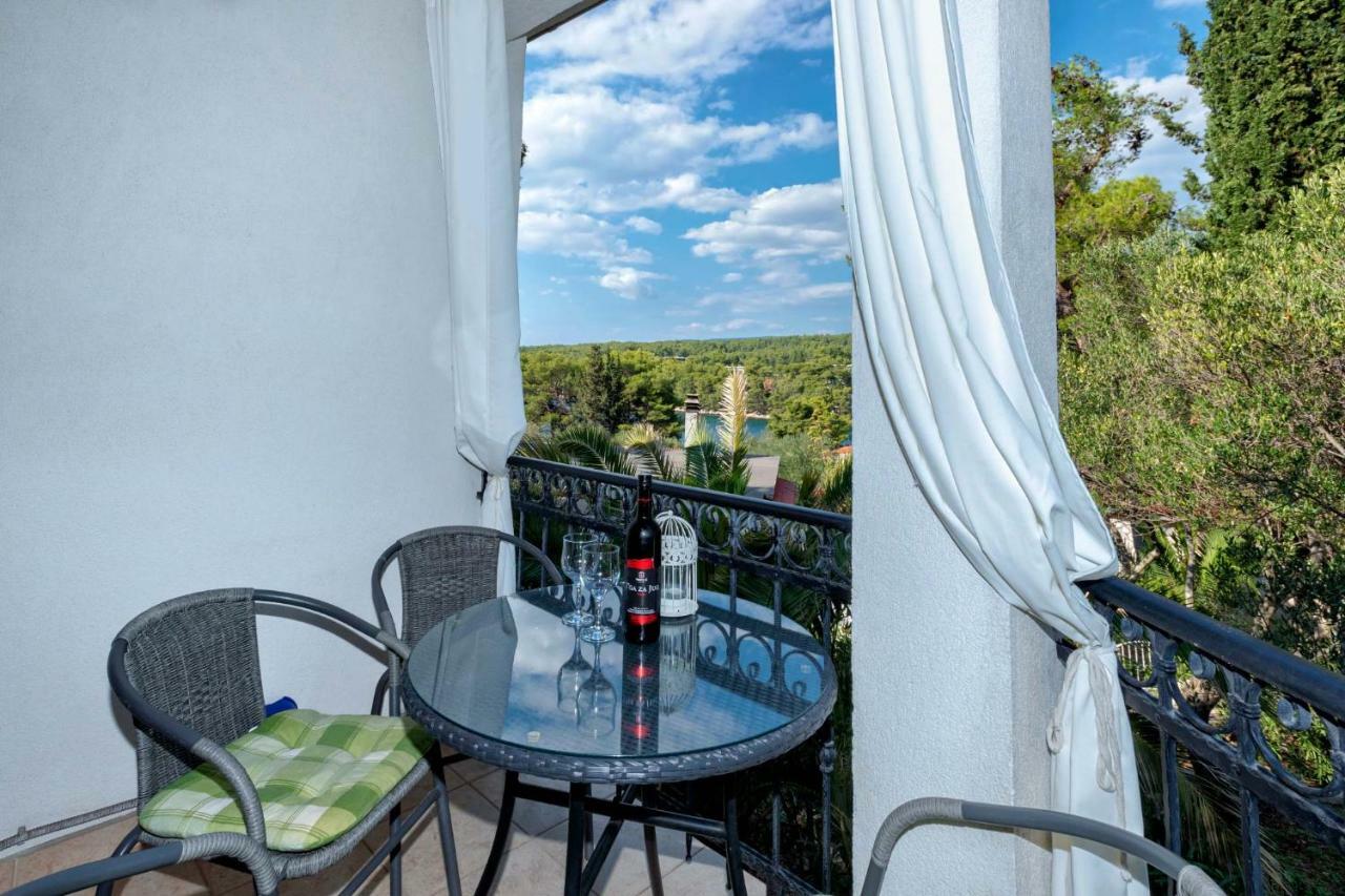Apartmani Zlataric Стари Град Экстерьер фото